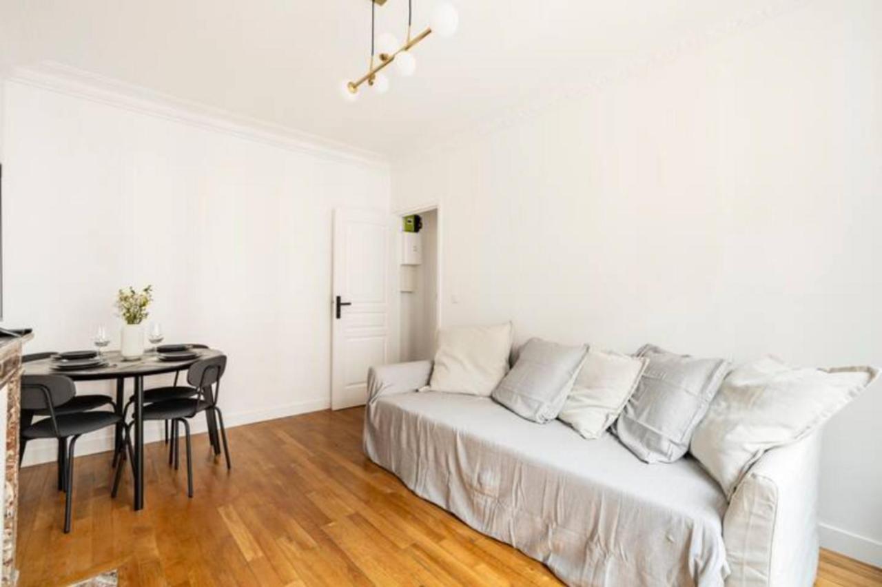 The Square, Paris-Asnieres, Private Apartment With Bedroom And Living Room Exteriér fotografie