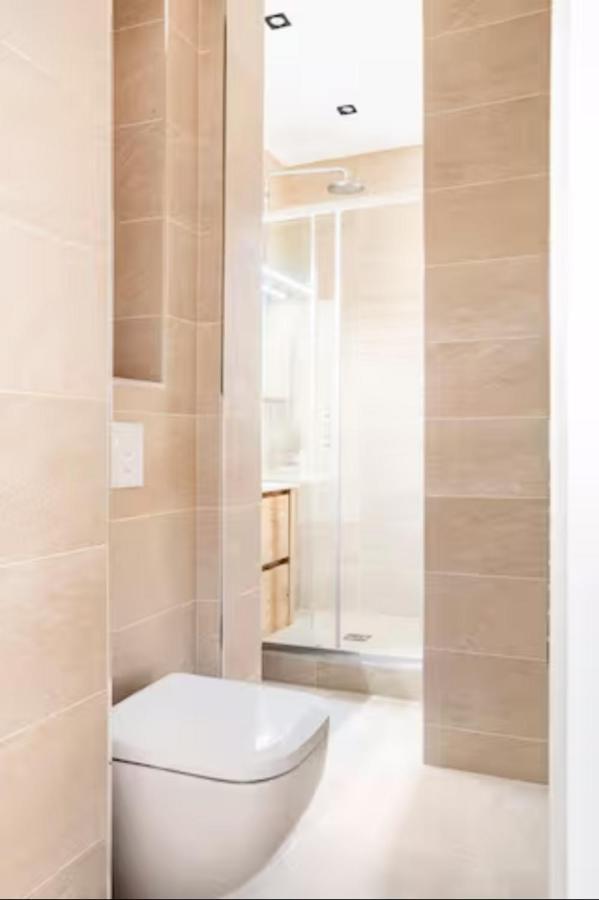 The Square, Paris-Asnieres, Private Apartment With Bedroom And Living Room Exteriér fotografie